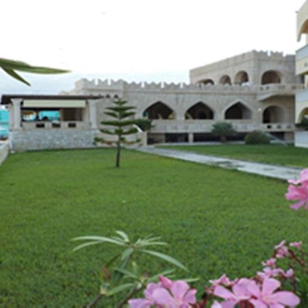 Castle Hotel Himare Exterior photo