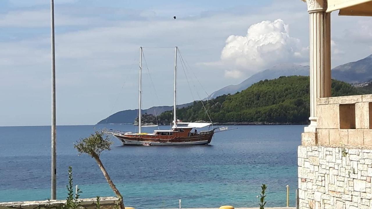 Castle Hotel Himare Exterior photo